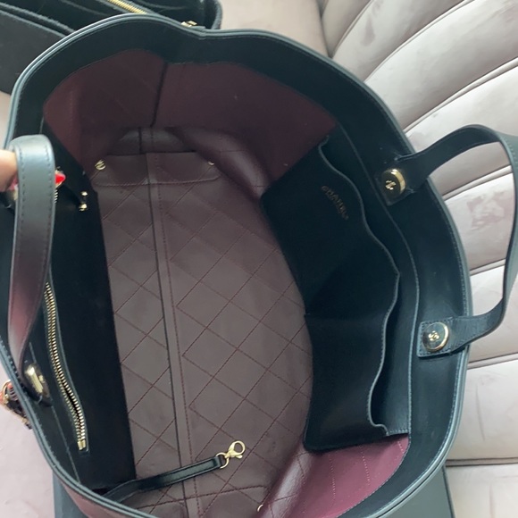 ‼️SOLD ‼️ Chanel tote great for traveling - Picture 6 of 10